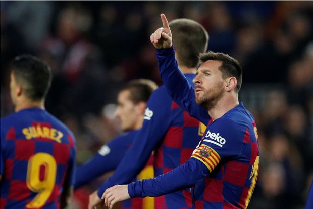 Messi Cetak Hat-trick,...