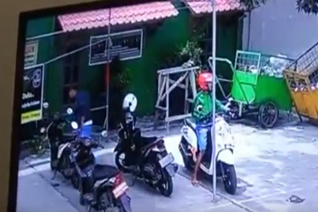 Maling Motor di Masjid...