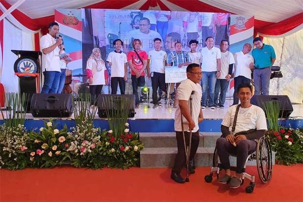 Rangkul Korban, Cara...