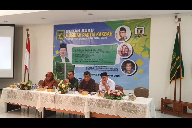 Lewat Buku, Achmad Baidowi...