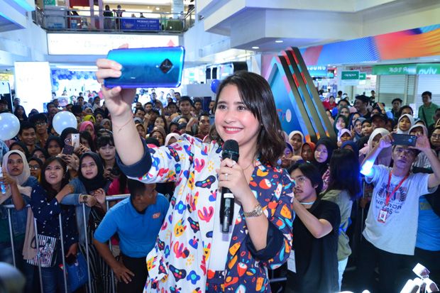 Prilly Latuconsina Ungkap...