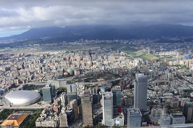 Mengagumi Kota Taipei...