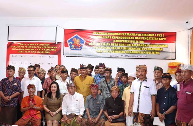 30 Kelian Desa Adat...