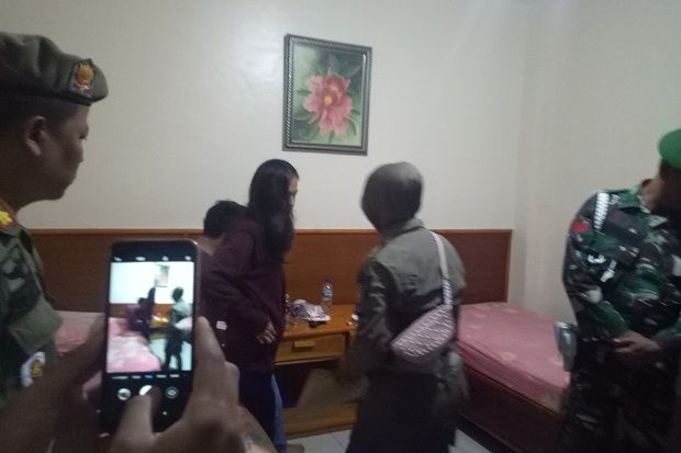 6 Pasangan Mesum Asyik...