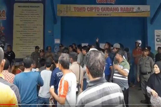 Didemo Ratusan Pedatang,...