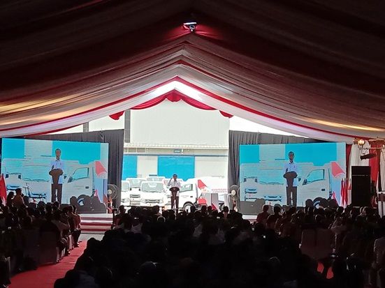 Jokowi Targetkan Ekspor...