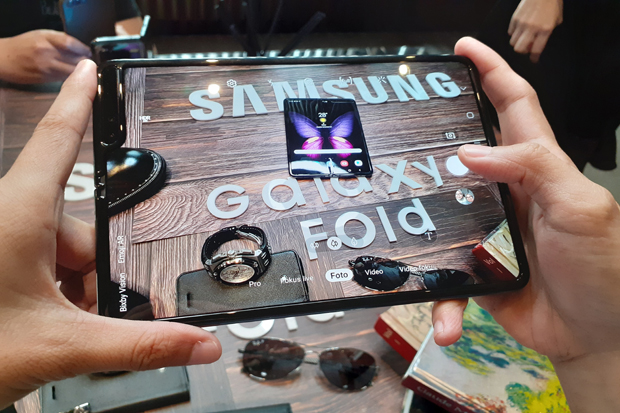 Samsung Luncurkan Smartphone...