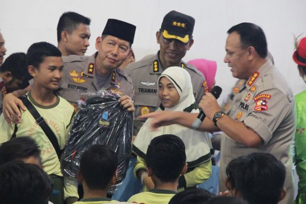 Peduli Masyarakat Kecil,...