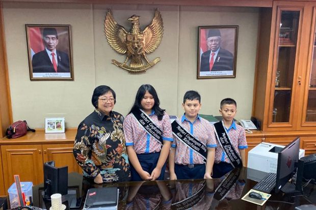 Tiga Siswa Ini Jadi...