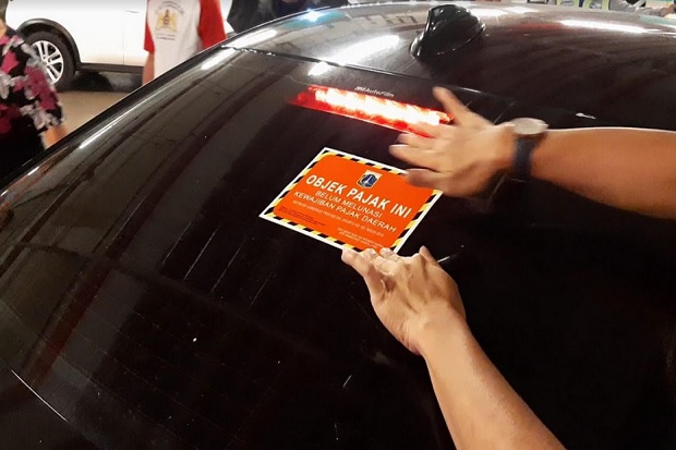 Sisir Mal, Puluhan Mobil...