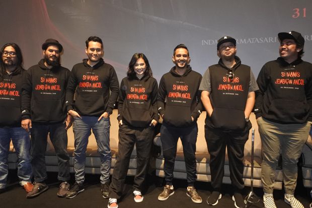 Beradegan Fisik, Indah...
