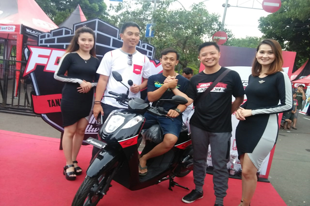 Dipadati Pengunjung,...