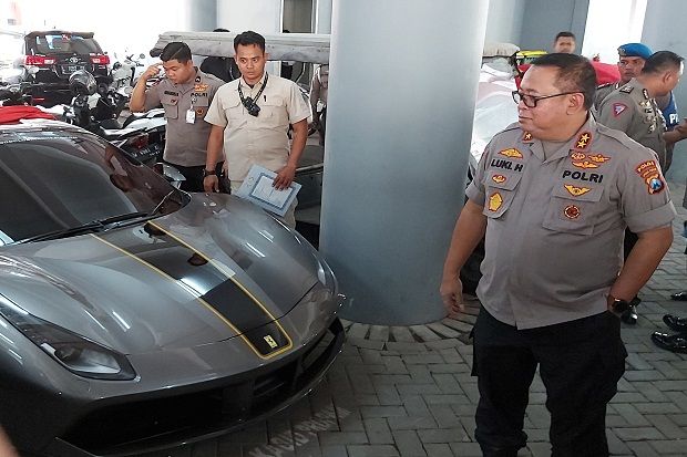 Polda Jatim Razia Supercar...