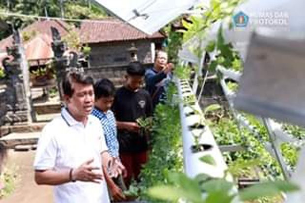 Bupati Suwirta Tinjau...