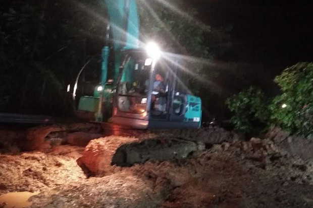 Jalan Nasional Tertutup...