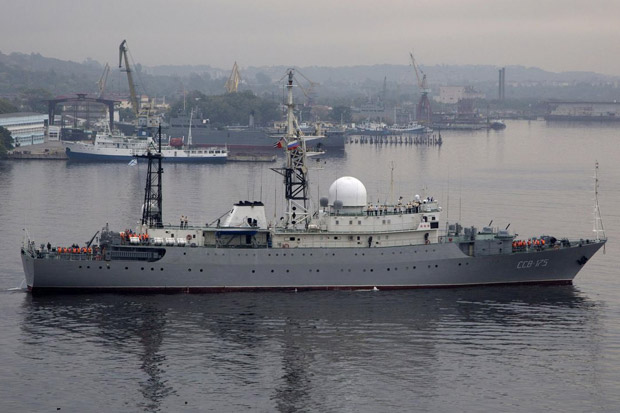 Kapal Mata-mata Rusia...