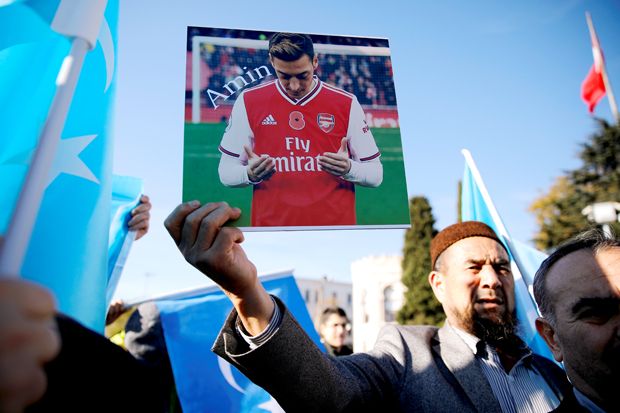 China Musuhi Mesut Oezil...