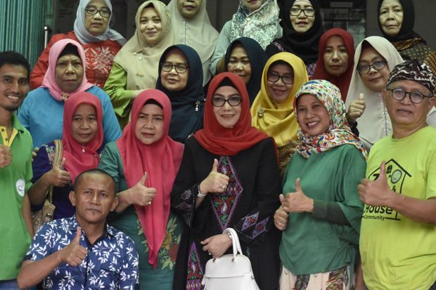 PKK Gorontalo Berdayakan...