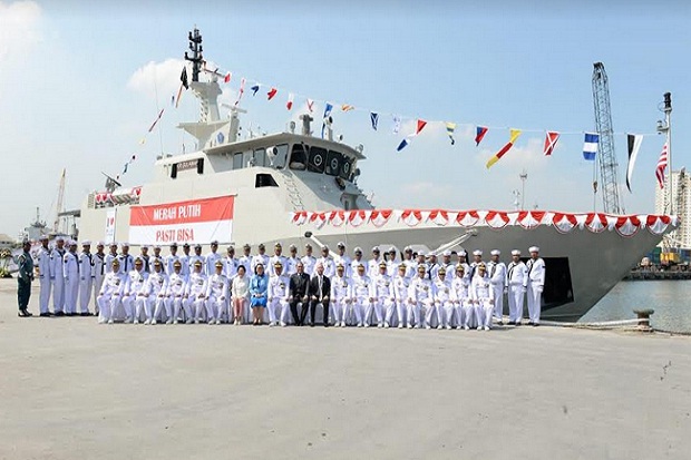 KRI Gulamah-869 Perkuat...