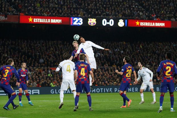 Babak I: Barcelona Tenggelam,...