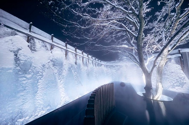 Frozen Waterfall Onsen,...