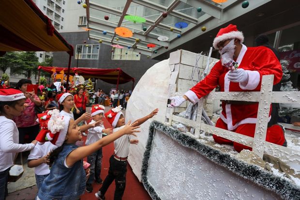 Pemprov DKI Gelar Christmas...