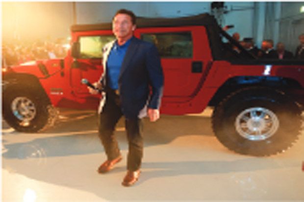 Ikut Kena Setrum, Arnold...