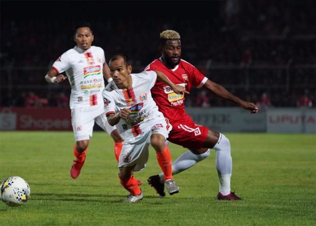 Persija Ingin Tutup...