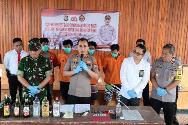 Jelang Tahun Baru 2020,...