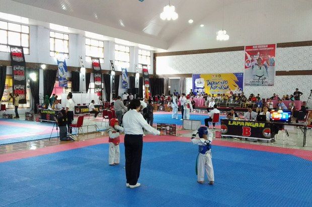Ribuan Atlet Taekwondo...