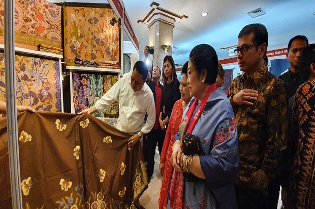 Batik dan Bunga Telang...