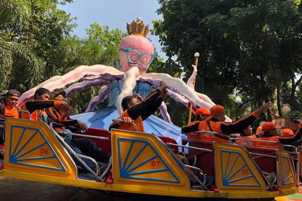 Wahana Kereta Misteri...