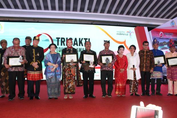 14 Daerah Raih Trisakti...