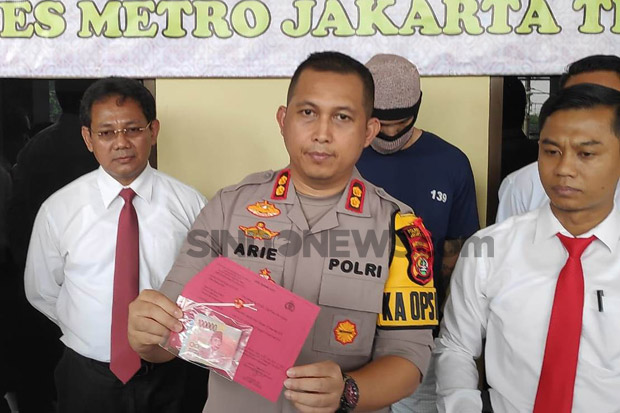 Nekat Tembak Sopir Taksi,...