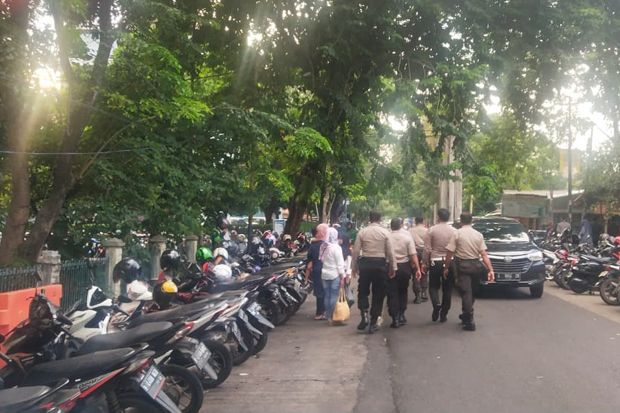 Rebutan Lahan Parkir...