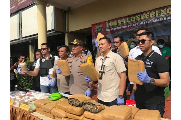 Polres Jakbar Gagalkan...