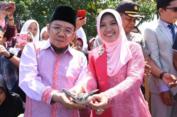 Rayakan Hari Ibu, Bupati...