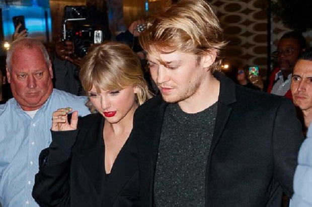 Pacari Taylor Swift,...