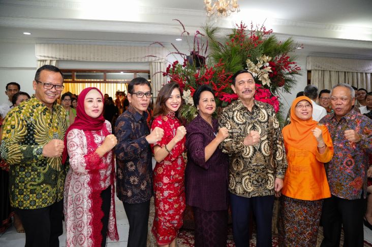 Gelar Open House, Luhut...