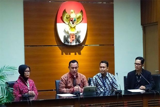 Febri Diansyah Mundur,...