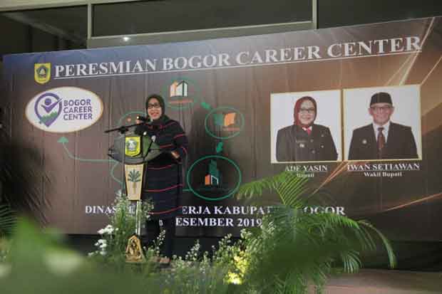 Resmikan BCC, Kabupaten...