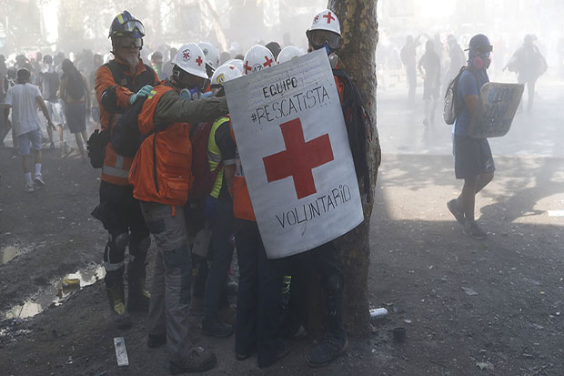 Paramedis, Pahlawan...