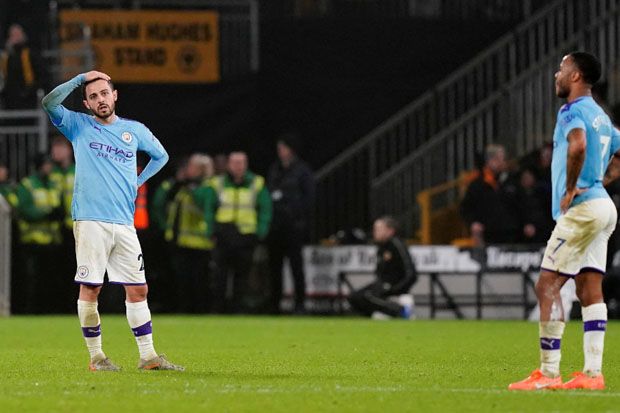 Kalah dari Wolves, Pemain...