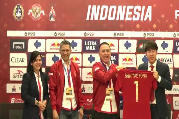 Shin Tae Yong Resmi...