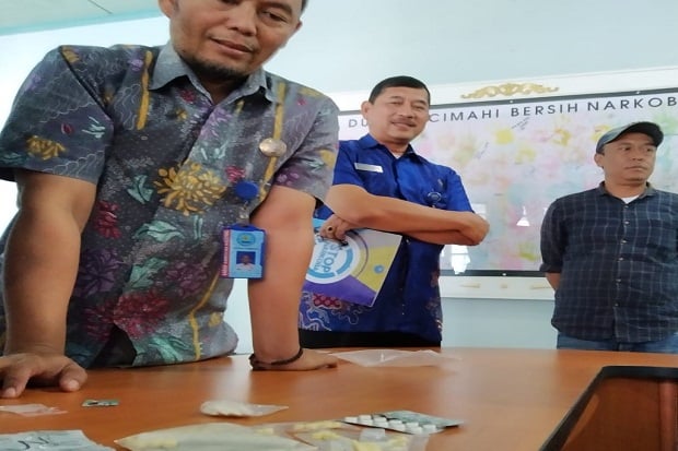 Pelajar SMP dan SMA...