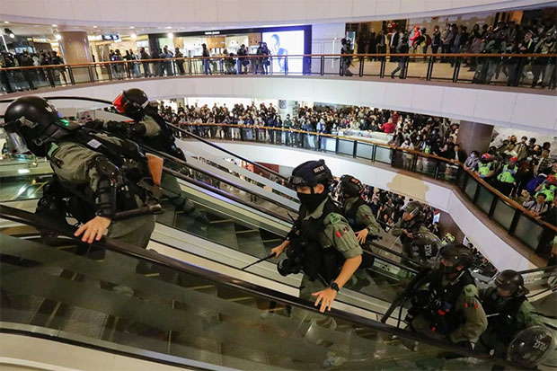 Demonstran Hong Kong...