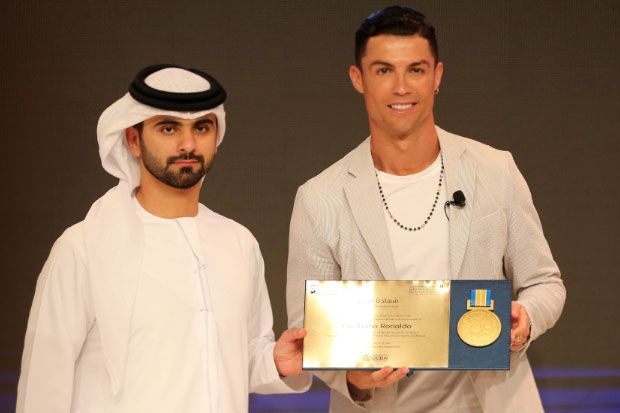 Ronaldo Kalahkan Messi...