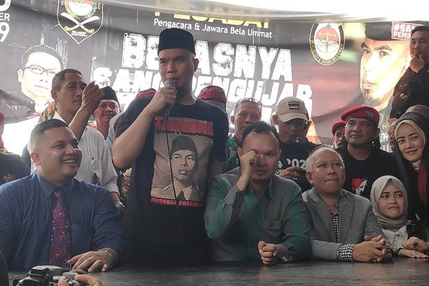 Bebas, Dhani Tetap Dukung...