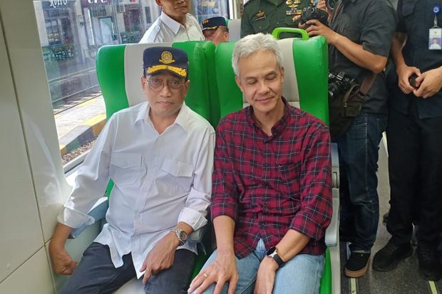 Konstruksi Jalur Kereta...