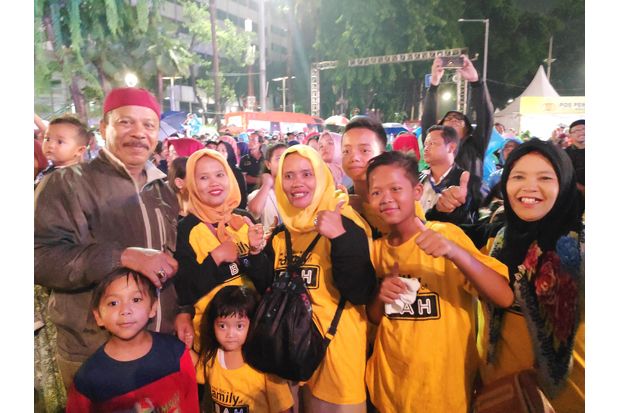 Demi Lihat Rhoma Irama,...